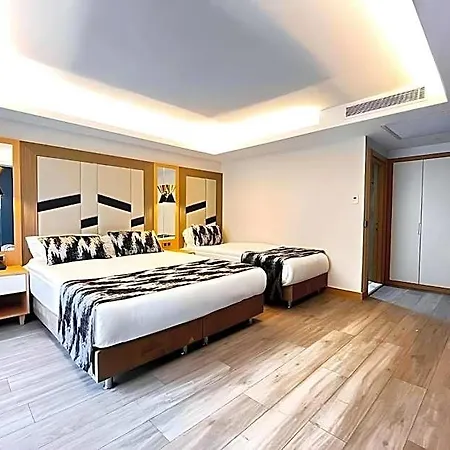 Hotel Downtown Sirkeci 3*